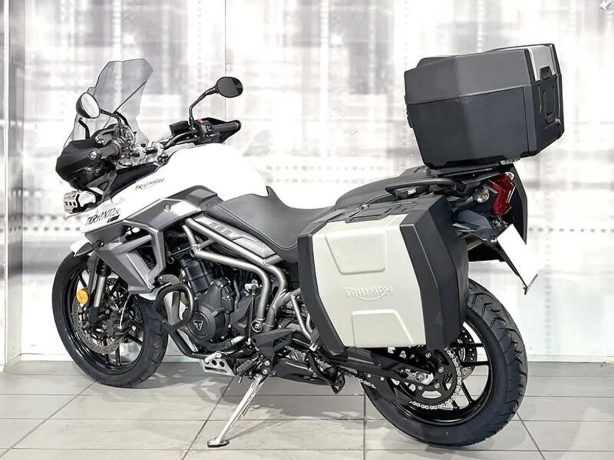 Triumph Tiger 800 XRx (2015 - 17) (2)