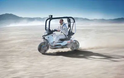 Novit&agrave; BMW Motorrad: il ritorno dello scooter con il tetto e conferme per la potentissima M1000RS