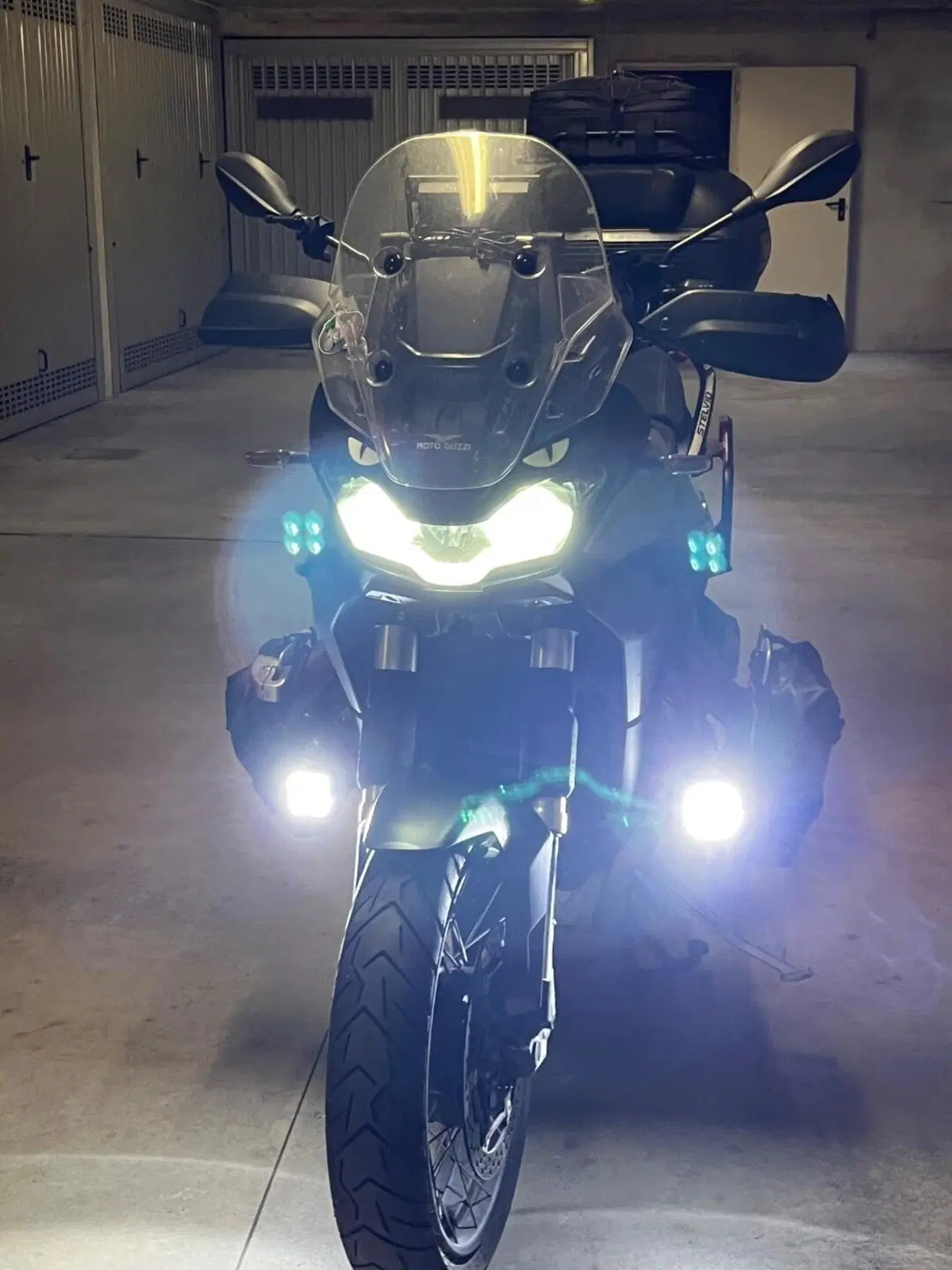 Moto Guzzi Stelvio (2024 - 26) (3)