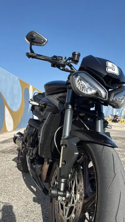 Triumph Street Triple RS (2020 - 22) usata