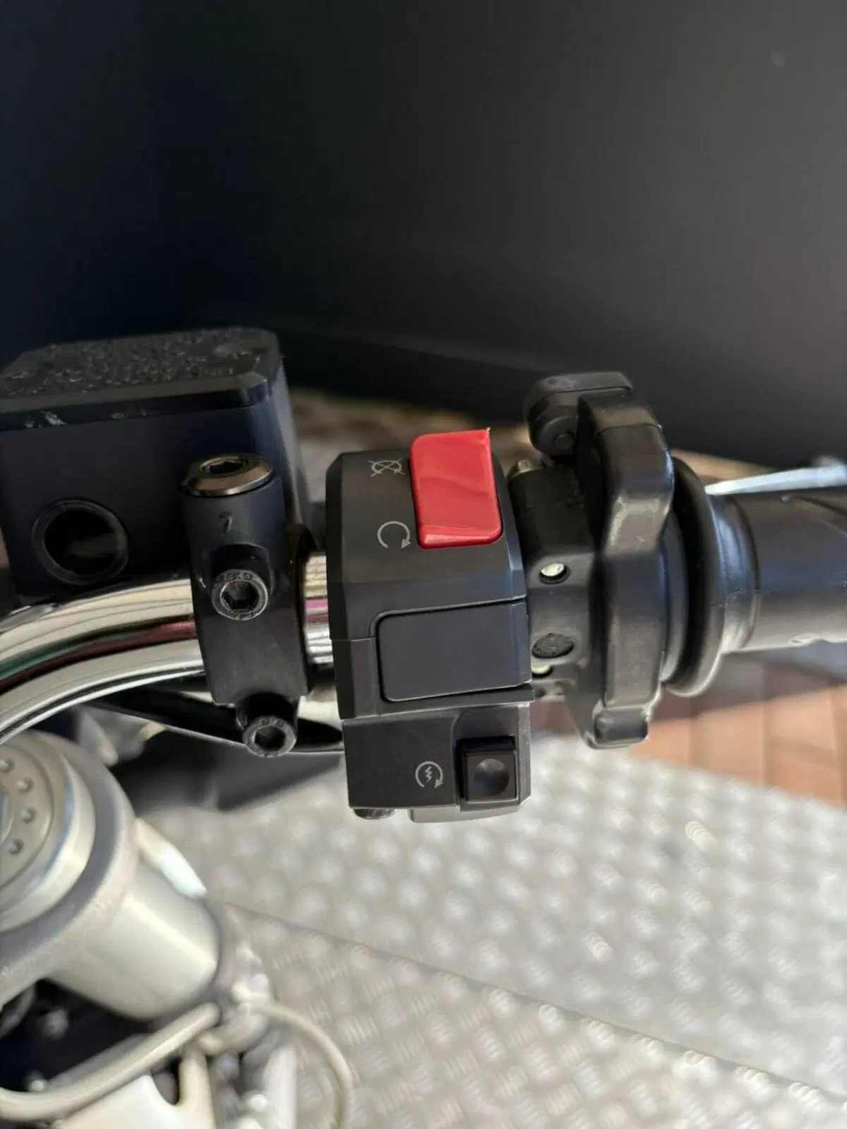 Ducati Monster 696 (2008 - 13) (10)