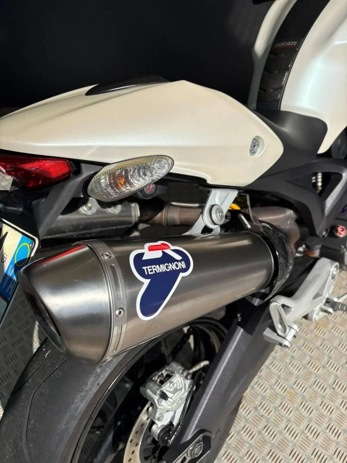 Ducati Monster 696 (2008 - 13) (16)