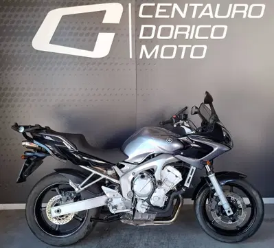 Yamaha FZ6 Fazer (2004 - 07) usata