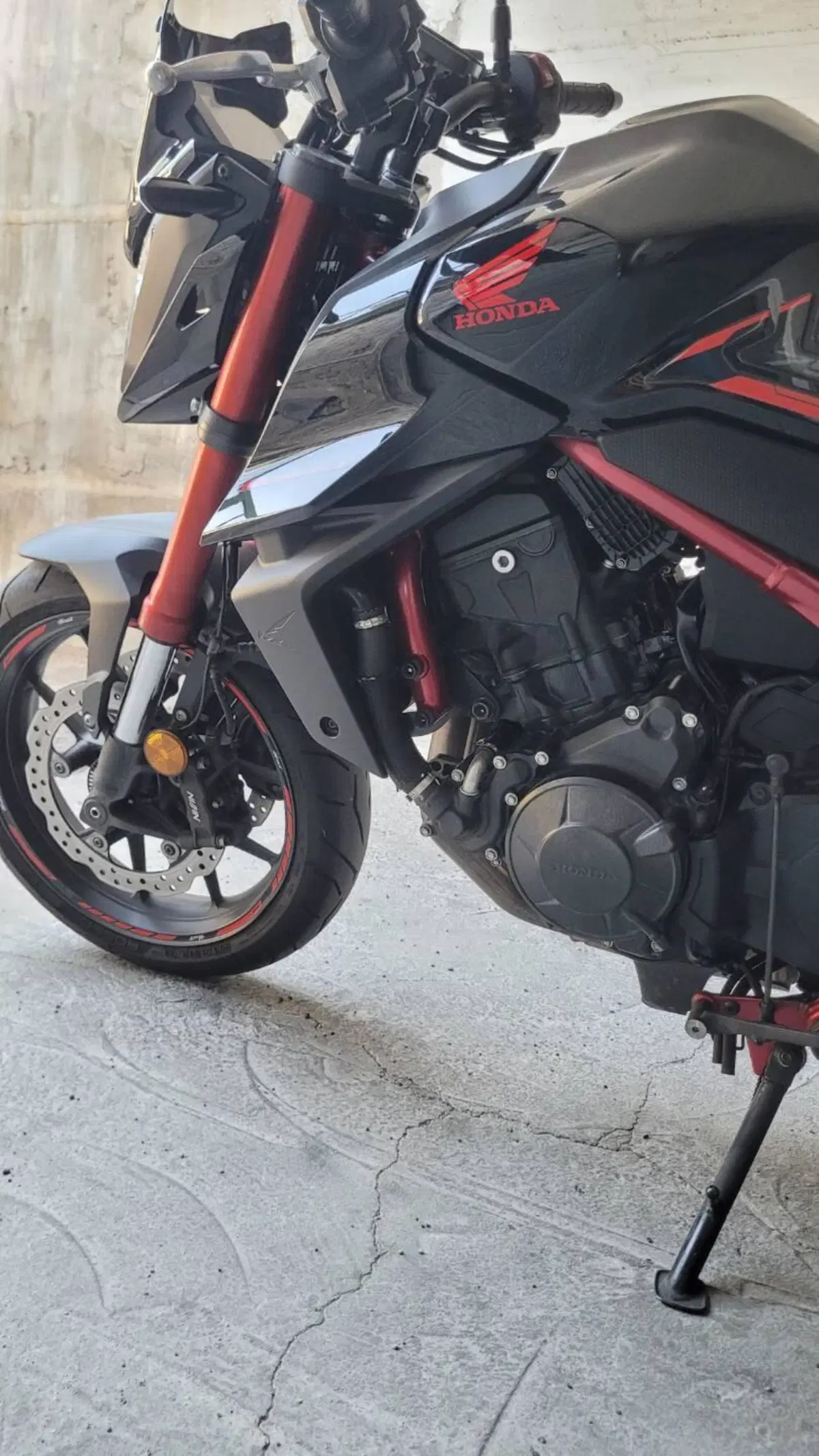 Honda CB 750 Hornet (2023 - 24) (4)