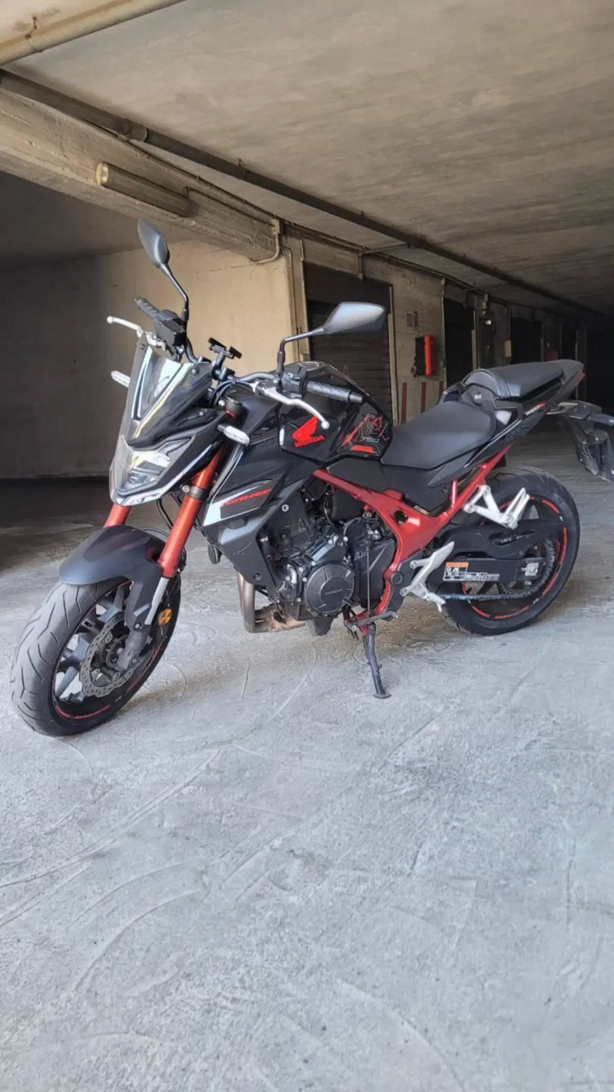 Honda CB 750 Hornet (2023 - 24) (5)