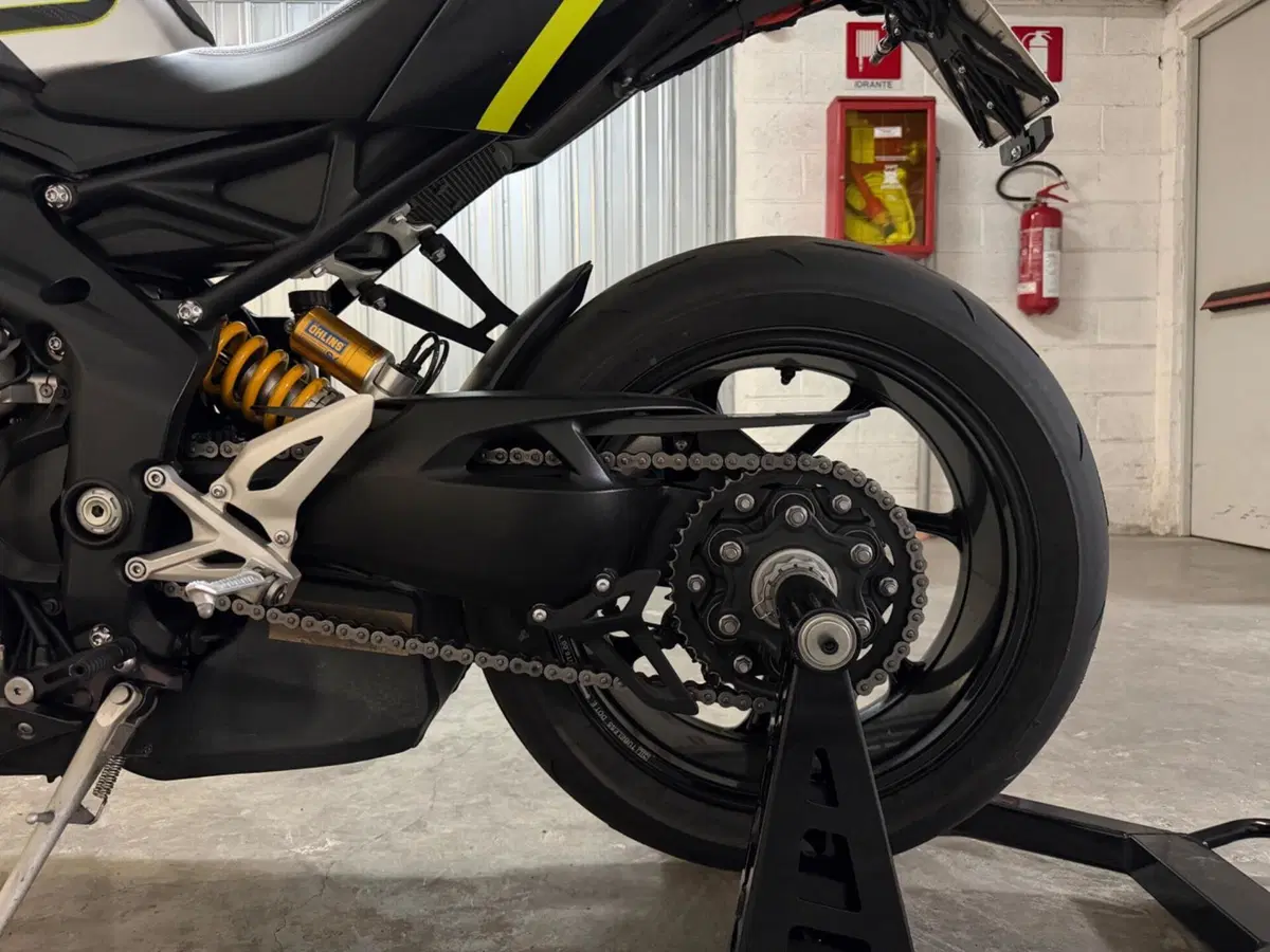 Triumph Speed Triple 1200 RS (2025 - 26) (10)