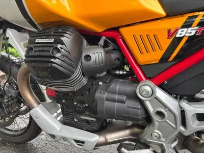 Moto Guzzi V85 TT Evocative Graphics (2021 - 23) usata