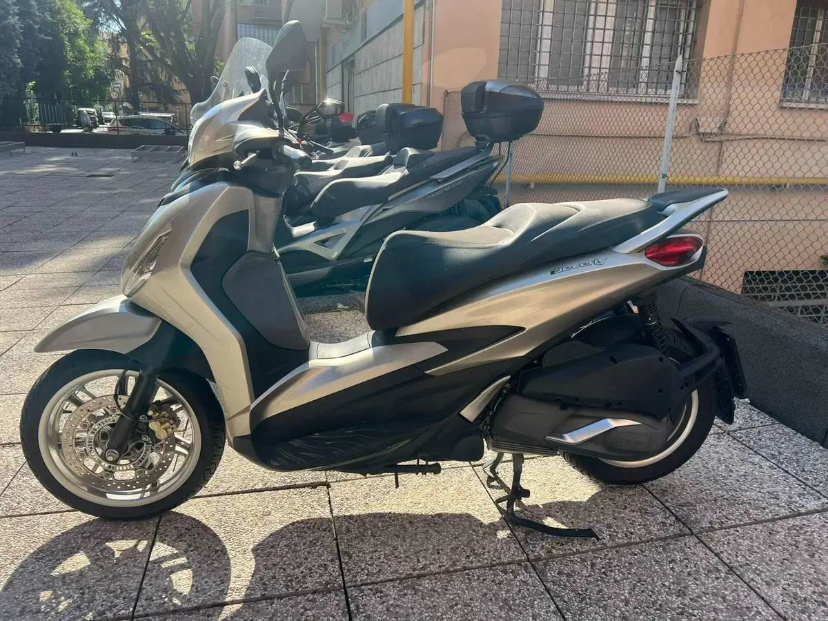 Piaggio Beverly 300 ABS-ASR (2021 - 25)