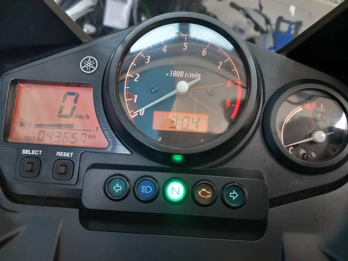 Yamaha TDM 900 (2002 - 14) (19)