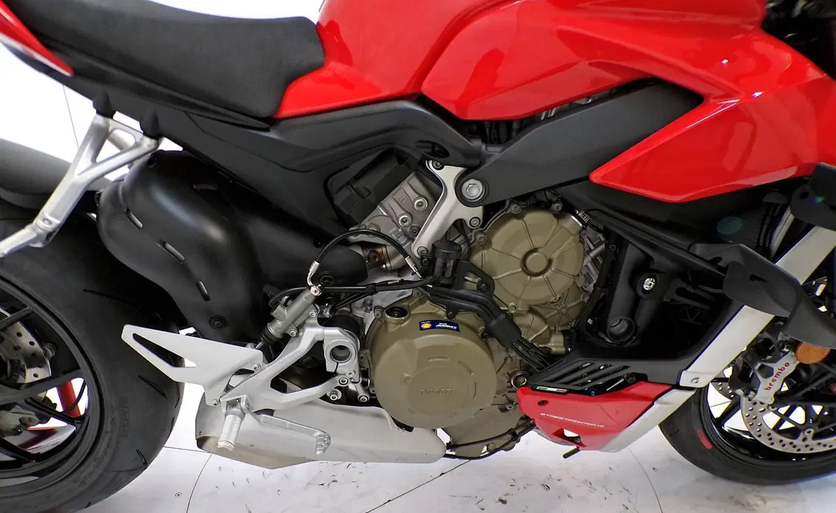 Ducati Streetfighter V4 1100 (2020) (8)