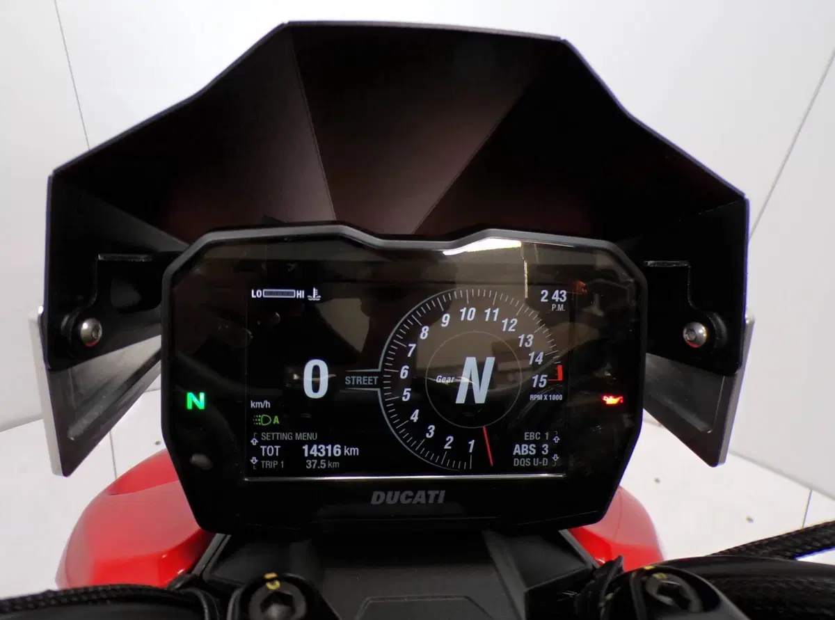 Ducati Streetfighter V4 1100 (2020) (13)