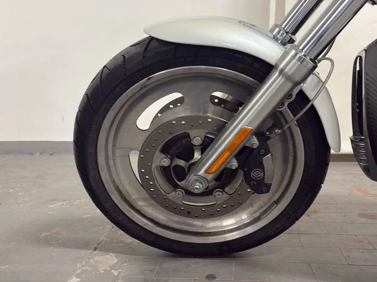 Harley-Davidson 1130 V-Rod (2006) - VRSCA (13)