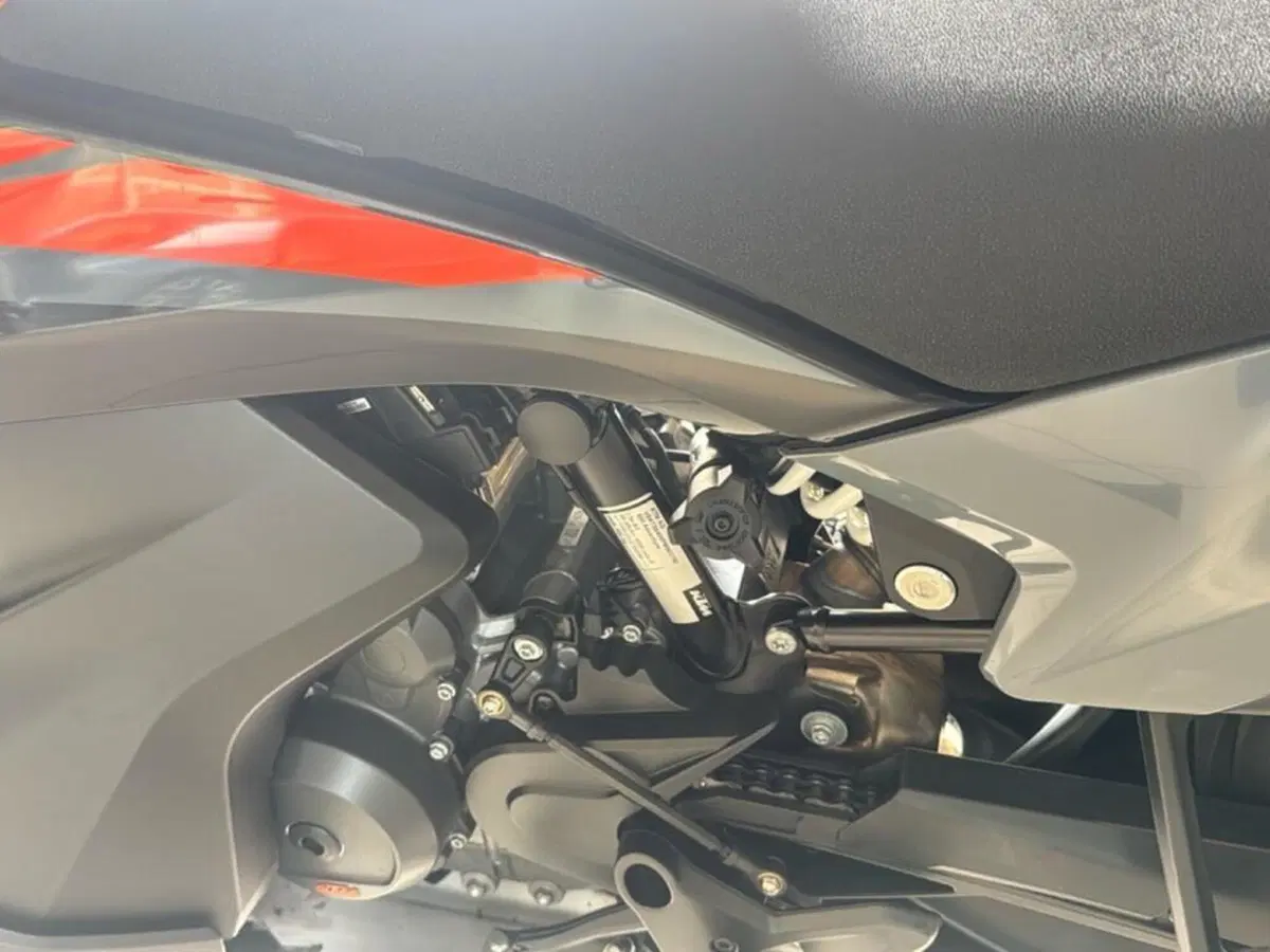 KTM 890 Adventure (2021 - 22) (13)