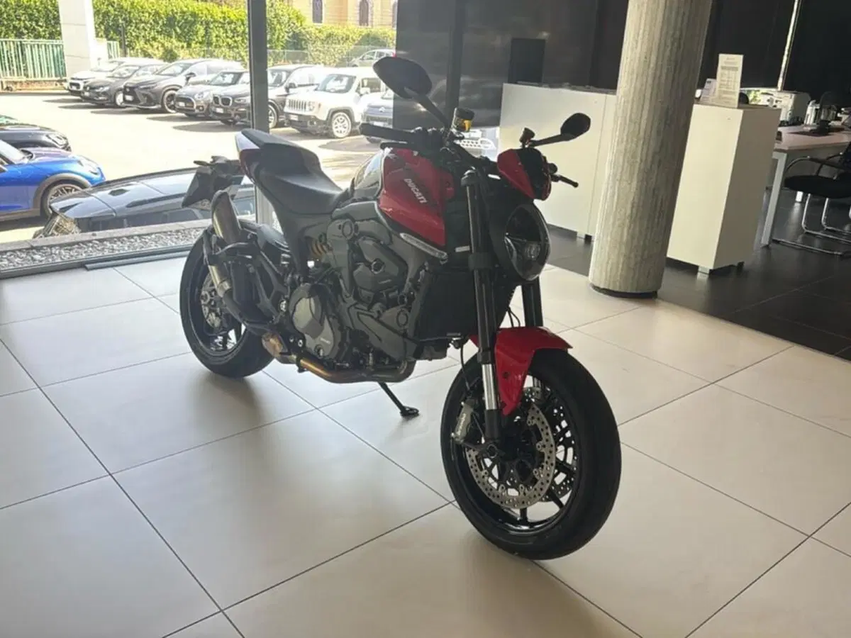 Ducati Monster 937 + (2021 - 25) (2)