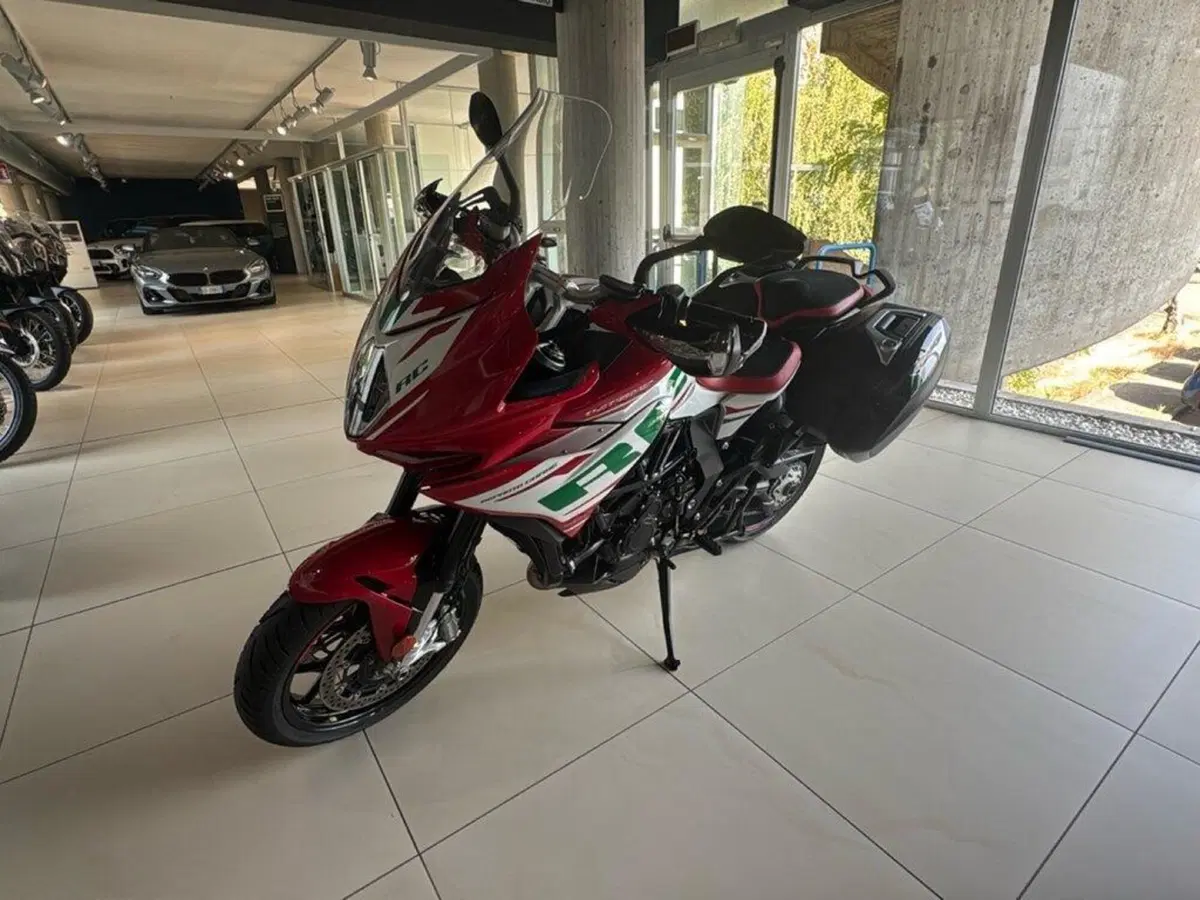 MV Agusta Turismo Veloce 800 Lusso SCS (2021 - 26)
