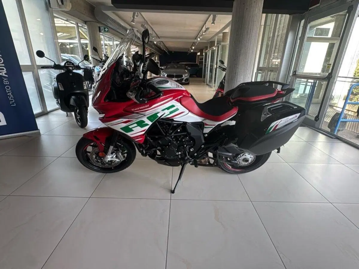 MV Agusta Turismo Veloce 800 Lusso SCS (2021 - 26) (4)