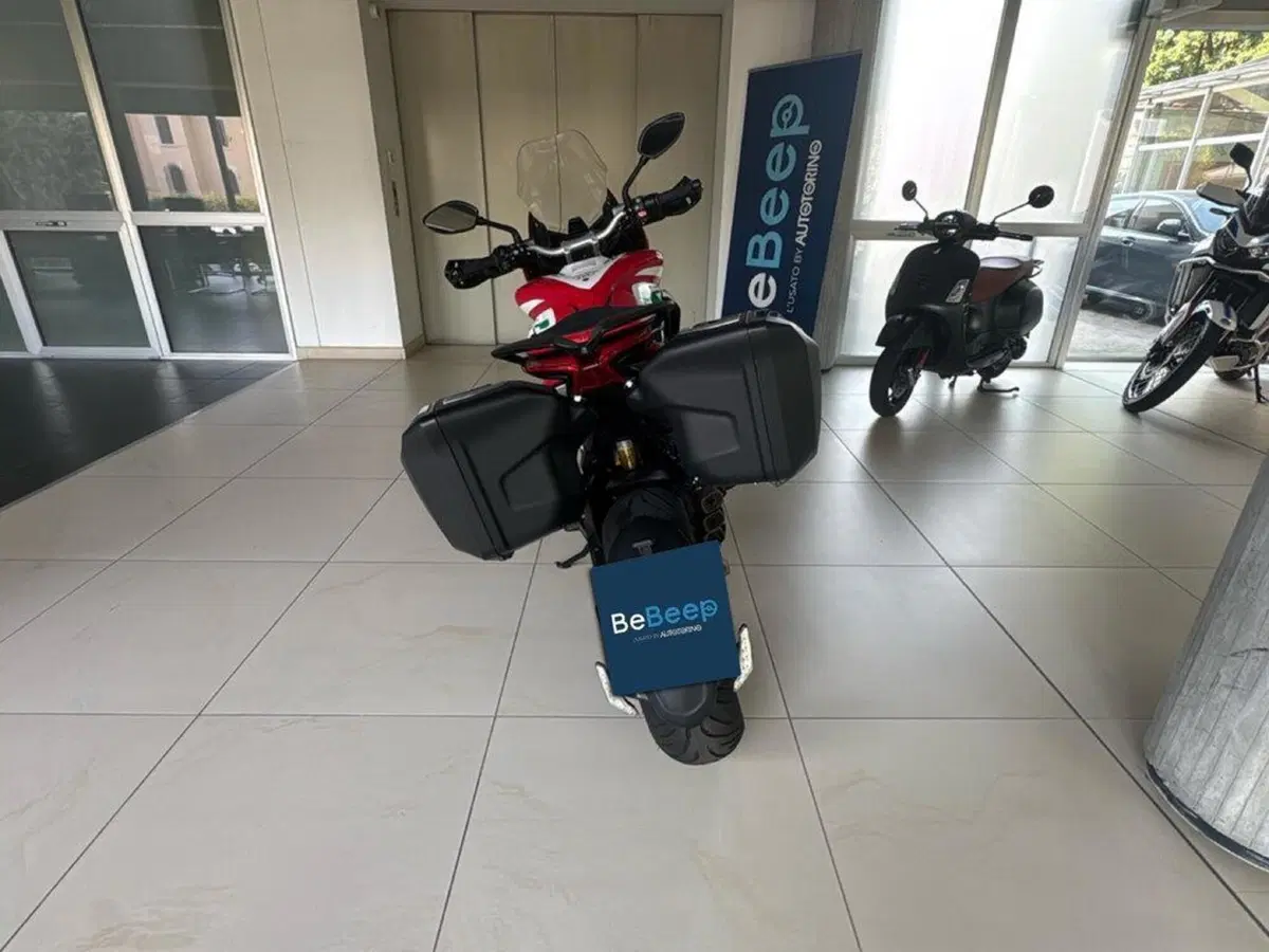 MV Agusta Turismo Veloce 800 Lusso SCS (2021 - 26) (6)