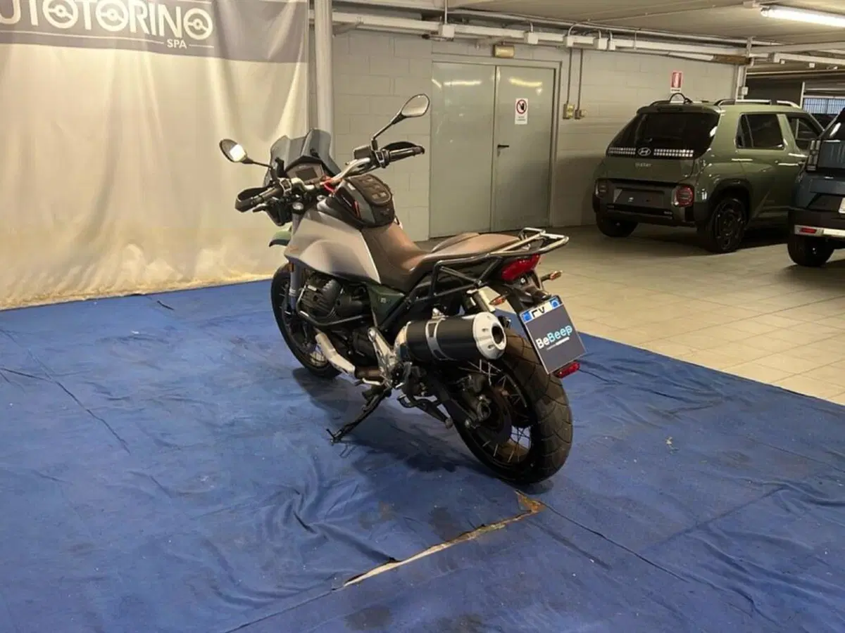 Moto Guzzi V85 TT Centenario (2021 - 22) (7)