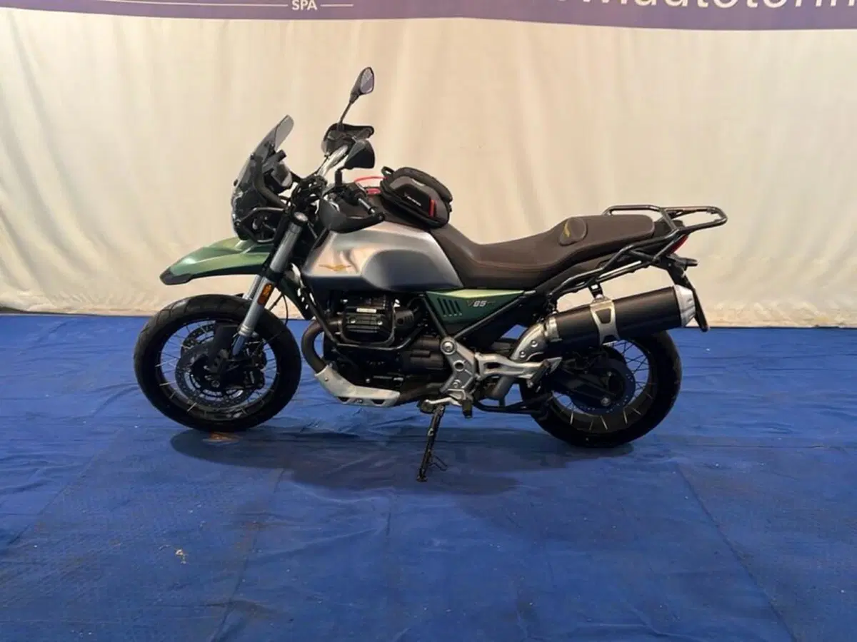 Moto Guzzi V85 TT Centenario (2021 - 22) (8)