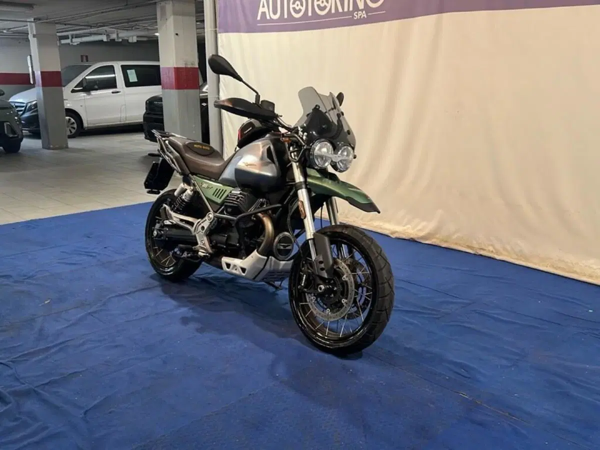 Moto Guzzi V85 TT Centenario (2021 - 22) (3)