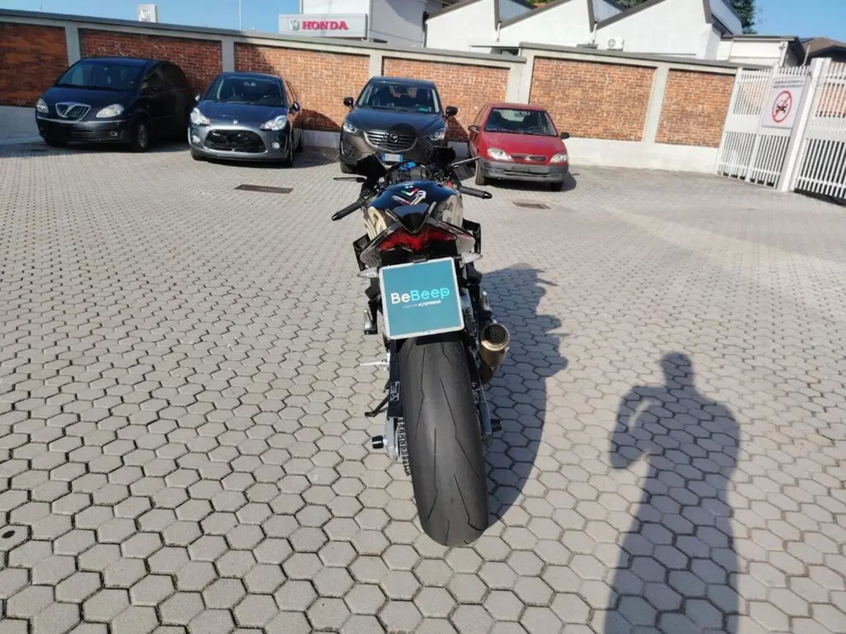 Aprilia RSV4 1100 Factory (2021 - 24) (5)