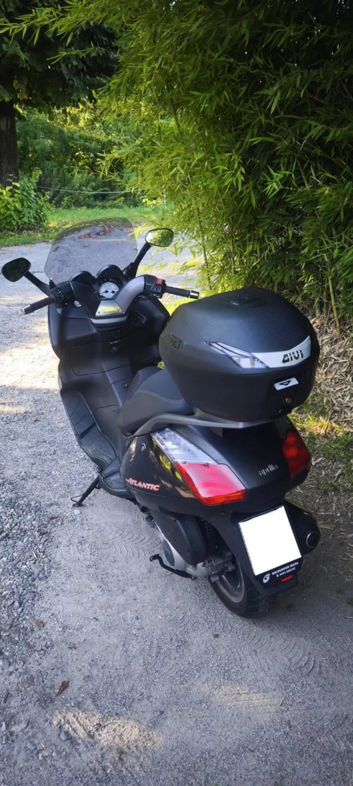 Aprilia Atlantic 300 (2010 - 14) (2)