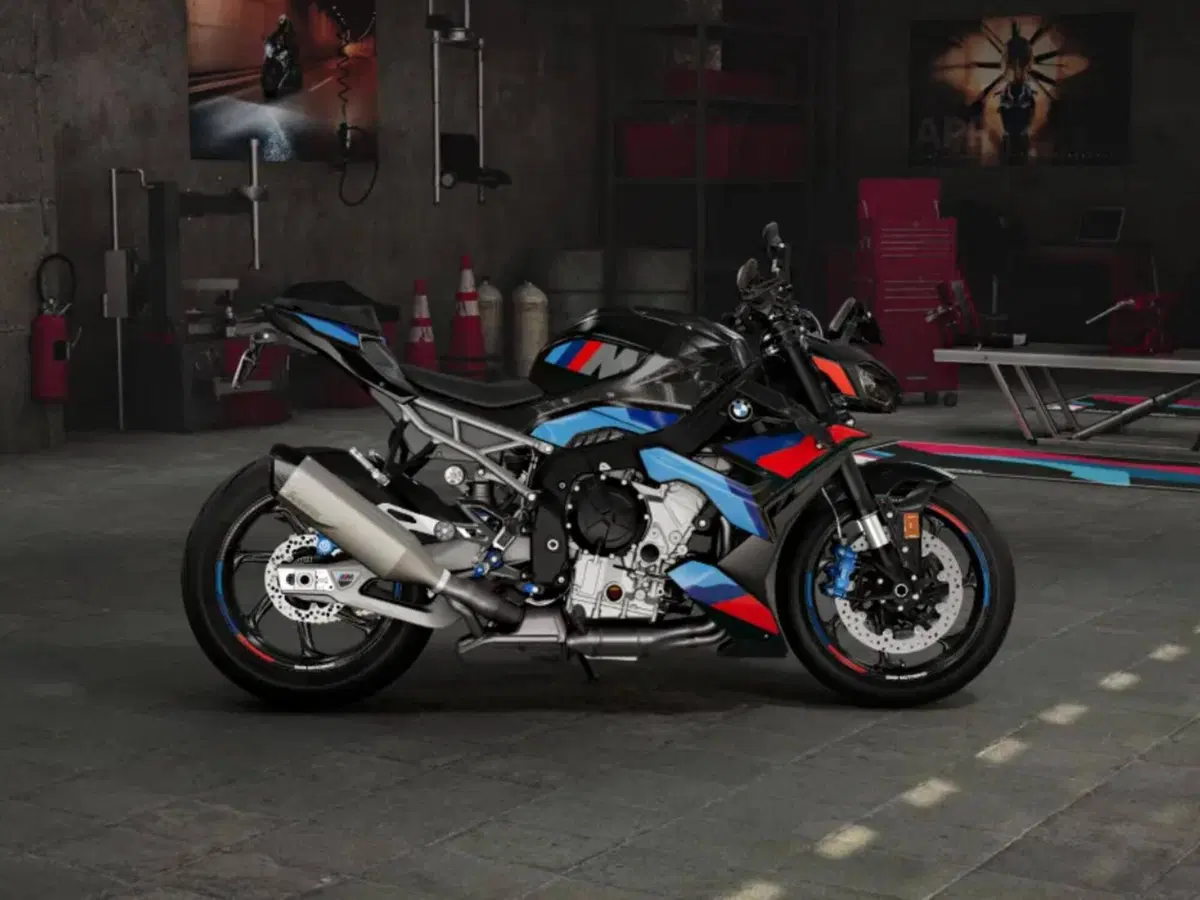 Bmw M 1000 R (2025 - 27)