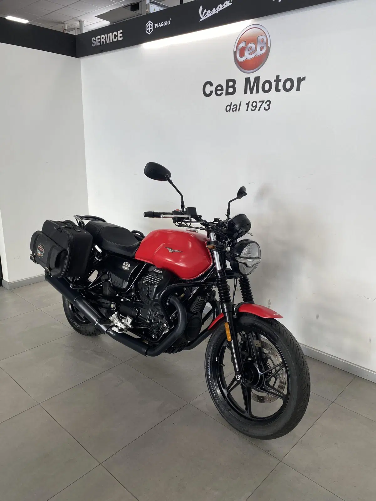 Moto Guzzi V7 Stone (2021 - 24) (8)