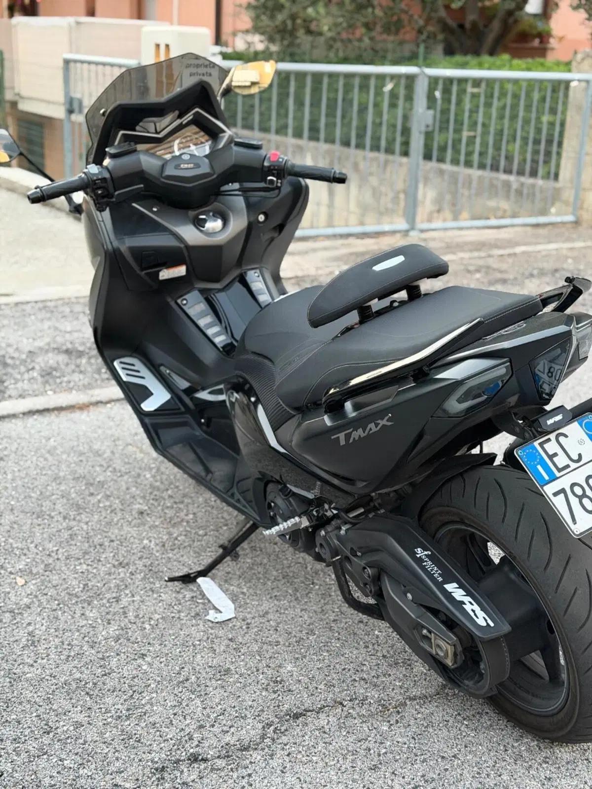 Yamaha T-Max 530 Iron Max ABS (2014 - 17) (3)