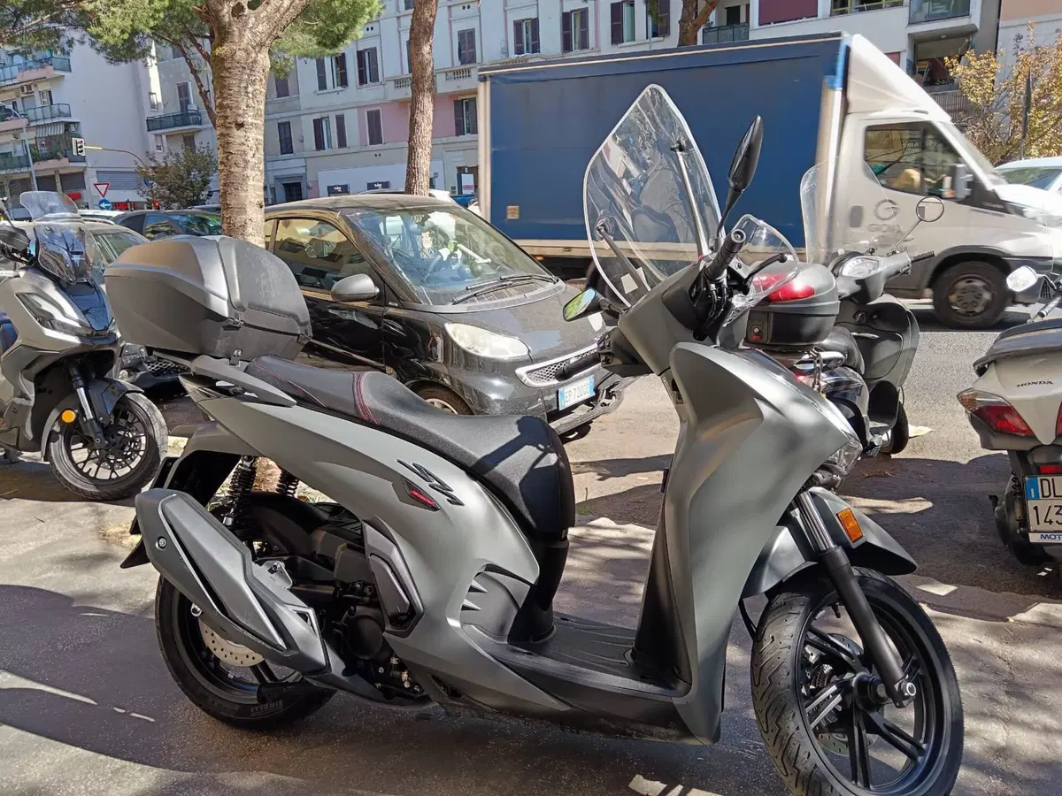Honda SH 350i GT (2025 - 26) (4)