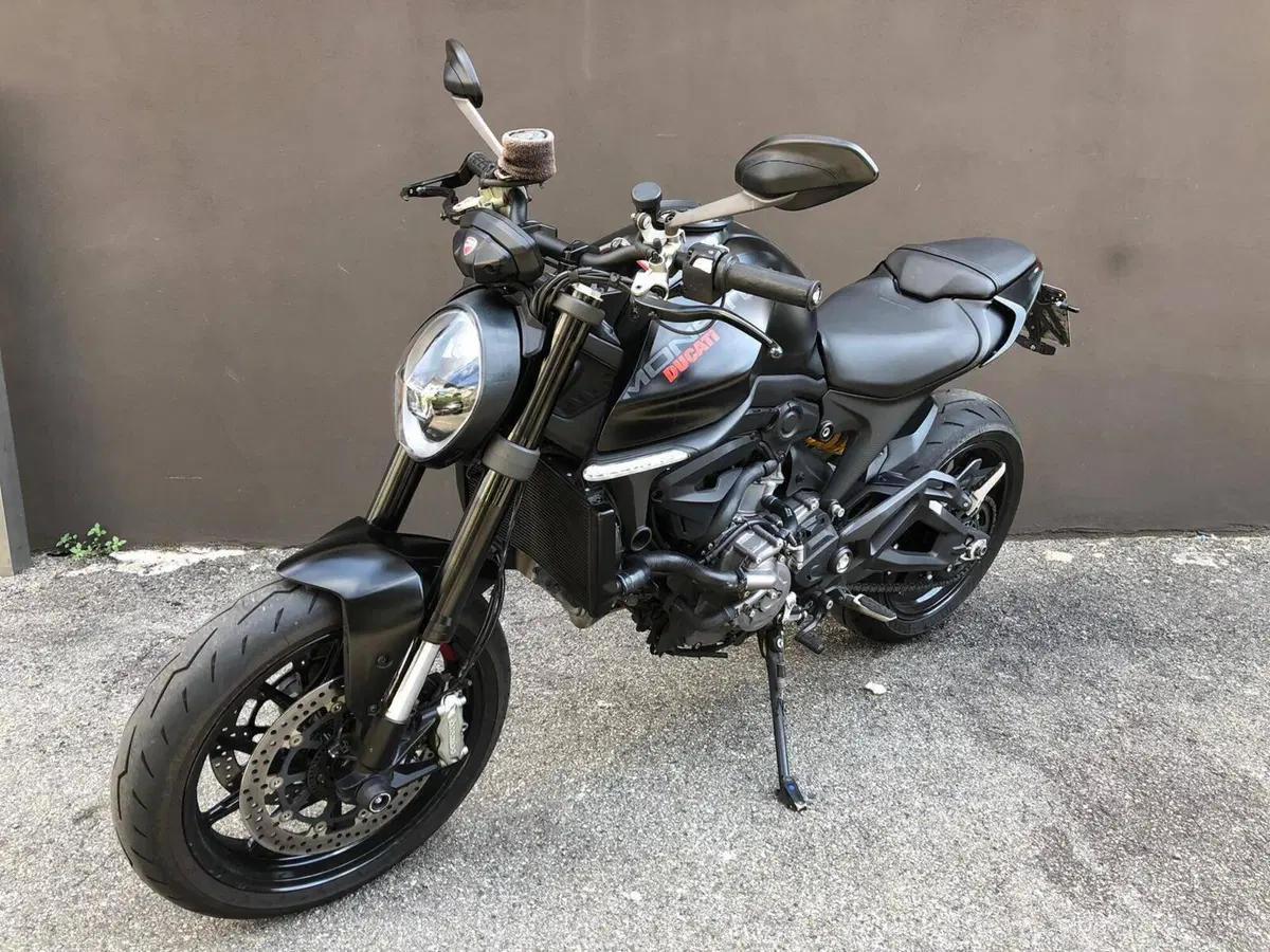 Ducati Monster 937 (2021 - 25) (4)