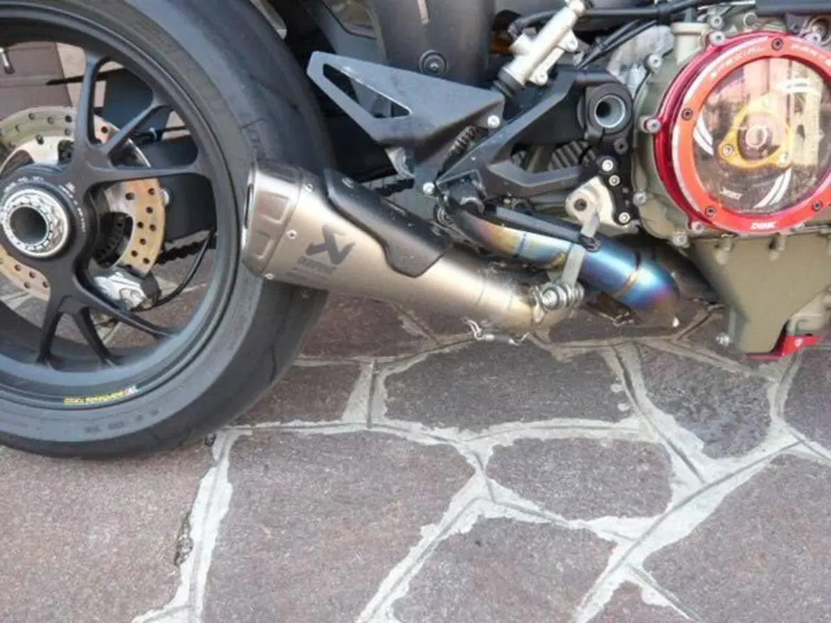 Ducati Streetfighter V4 1100 S (2020) (3)