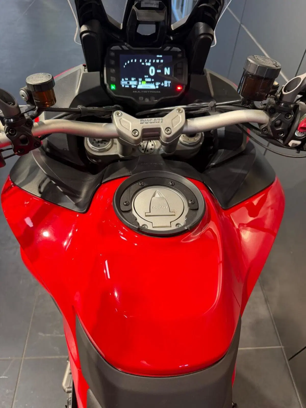 Ducati Multistrada V2 S (2022 - 24) (15)