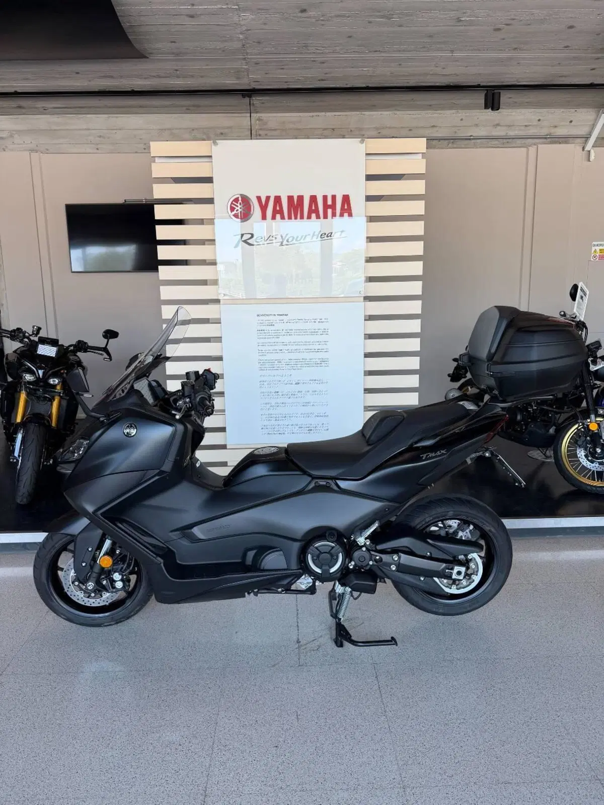 Yamaha T-Max 560 (2022 - 24)
