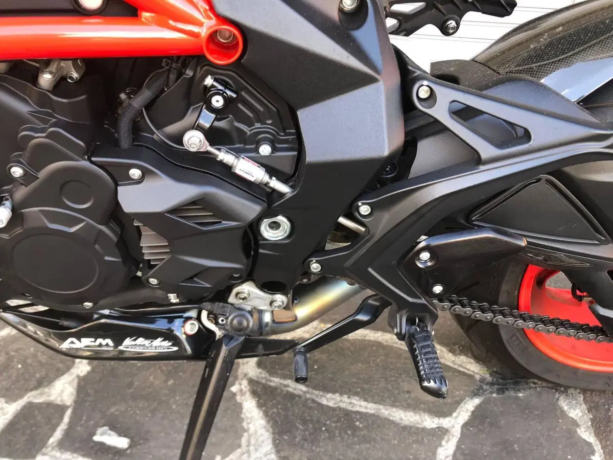 MV Agusta Brutale 800 RC (2019) (9)