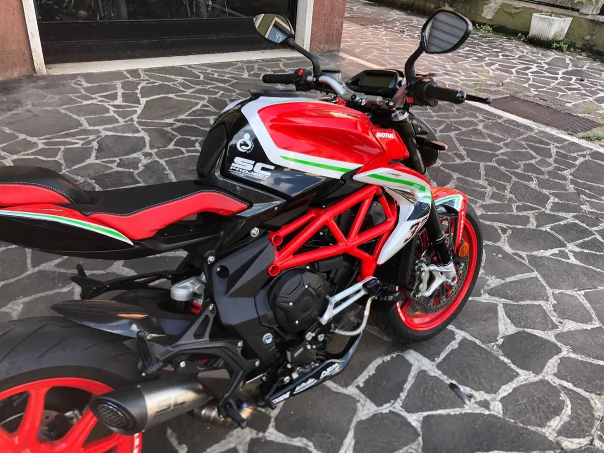 MV Agusta Brutale 800 RC (2019) (14)