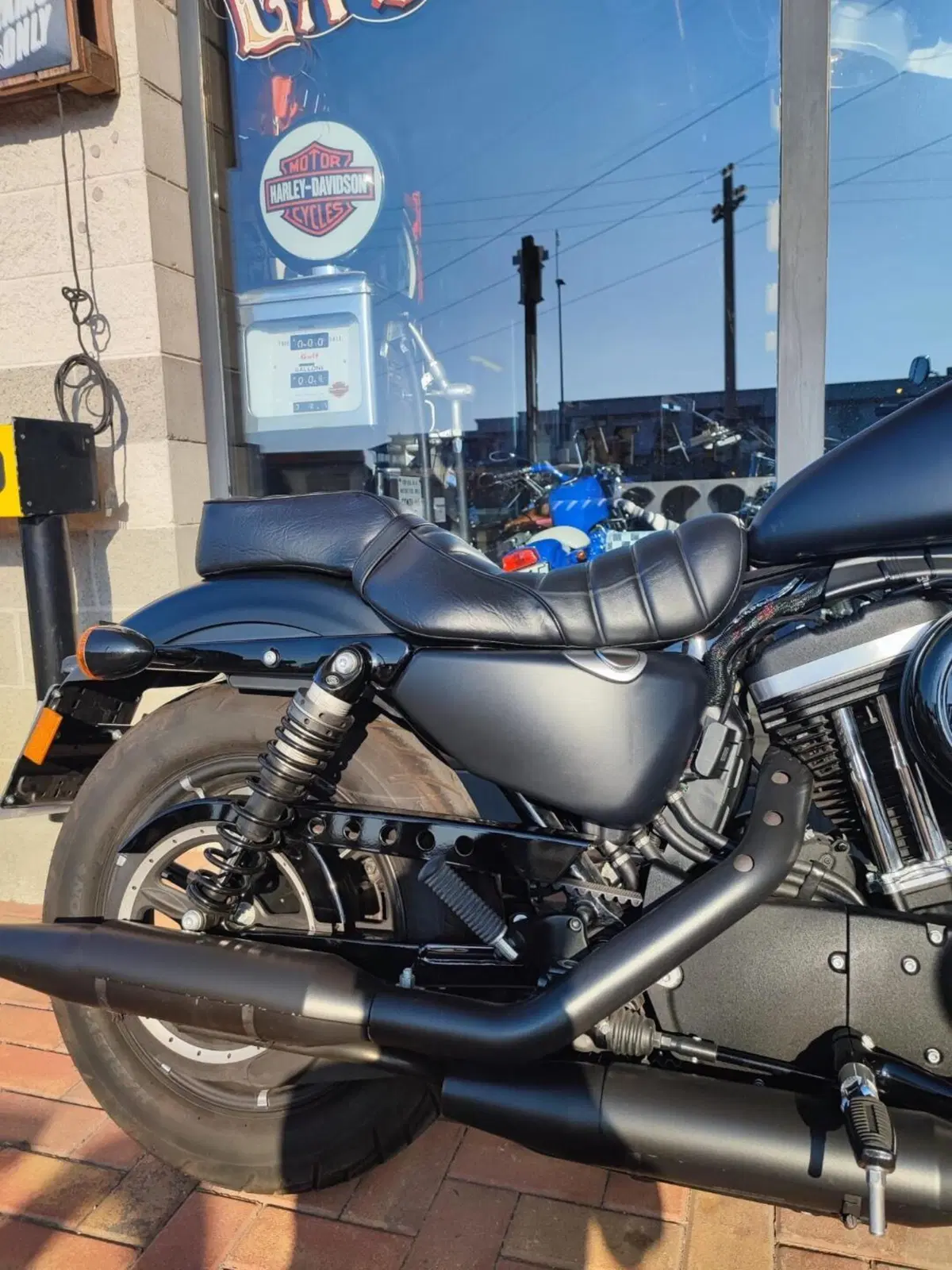 Harley-Davidson 883 Iron (2017 - 20) - XL 883N (2)