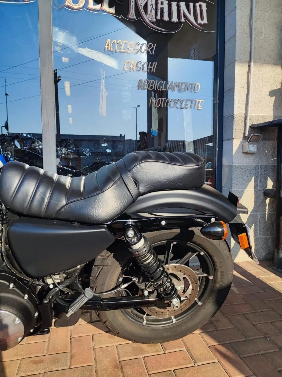 Harley-Davidson 883 Iron (2017 - 20) - XL 883N (8)