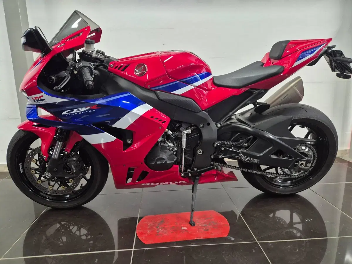 Honda CBR 1000 RR-R Fireblade (2024 - 26) (5)