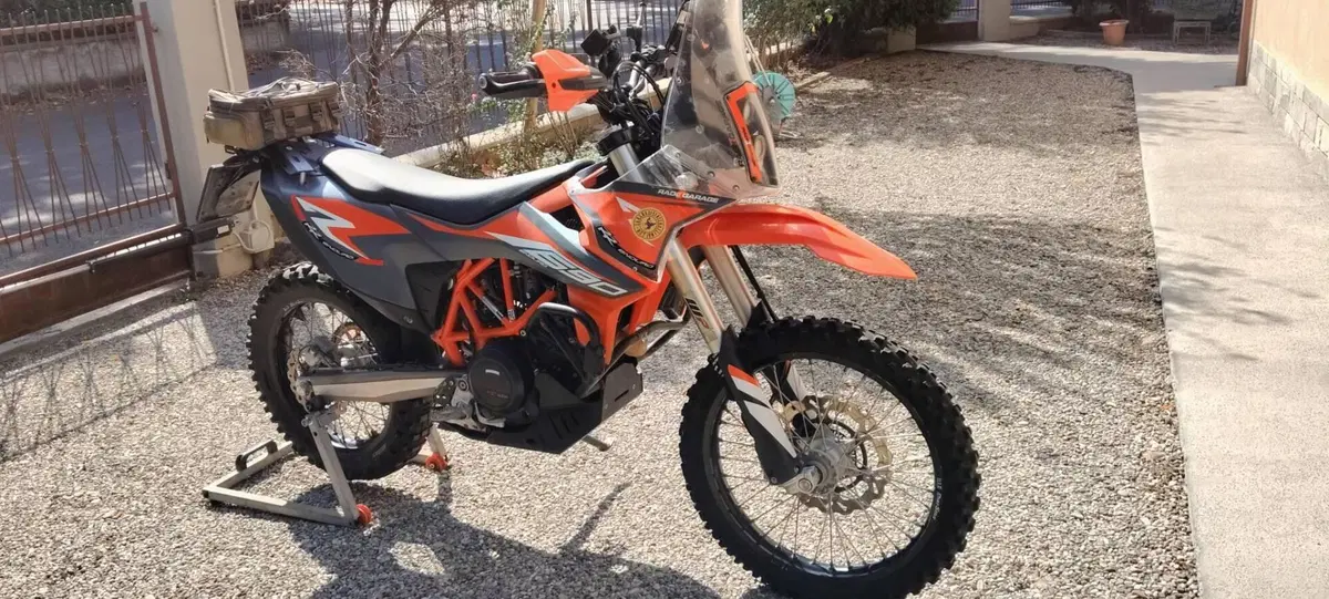 KTM 690 Enduro R (2021) (4)