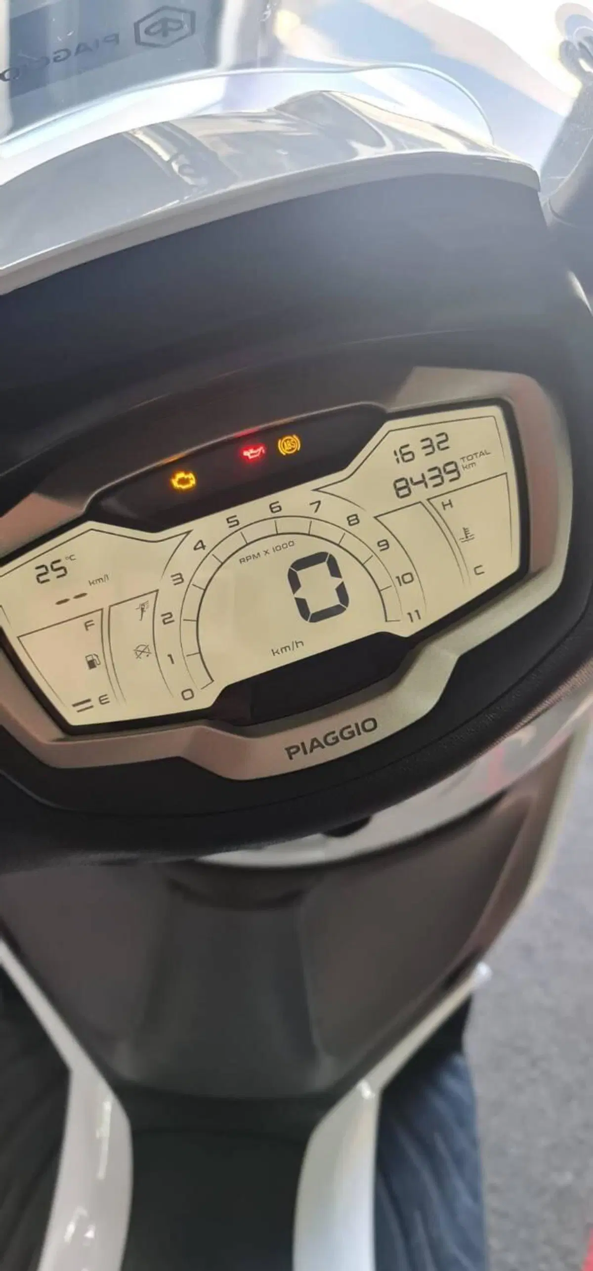 Piaggio Beverly 300 ABS-ASR (2021 - 25) (8)
