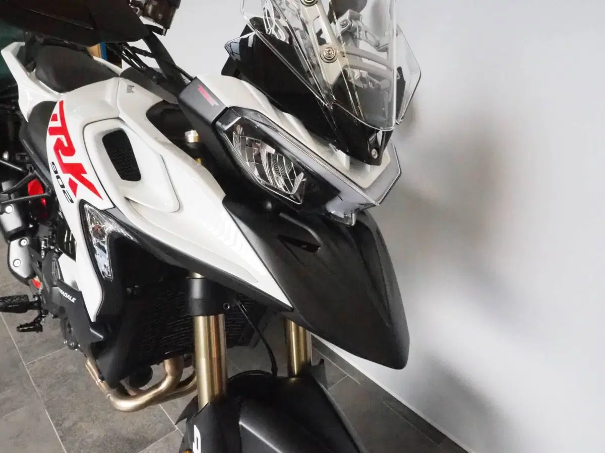 Benelli TRK 902 Stradale (2026) (6)