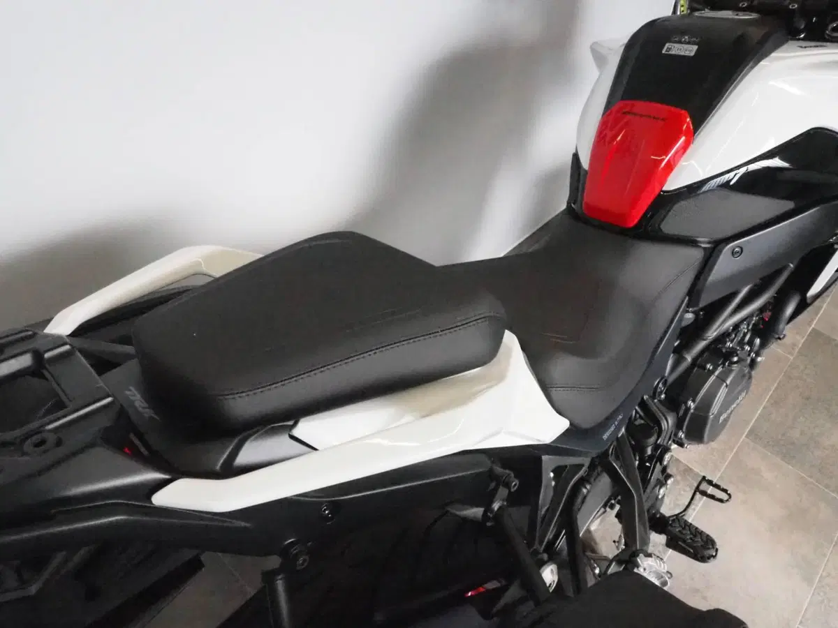 Benelli TRK 902 Stradale (2026) (10)