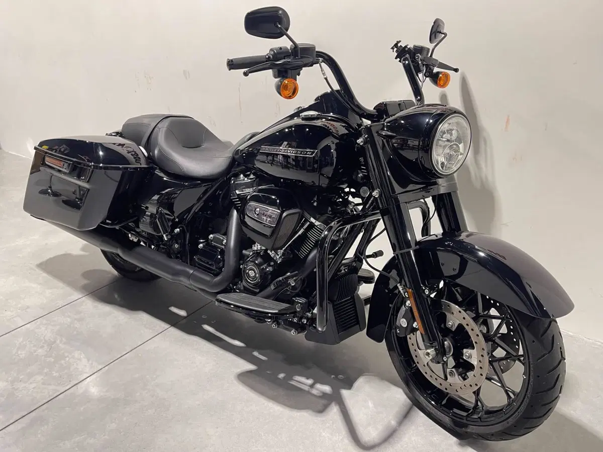 Harley-Davidson 114 Road King Special (2019 - 20) - FLHR (2)