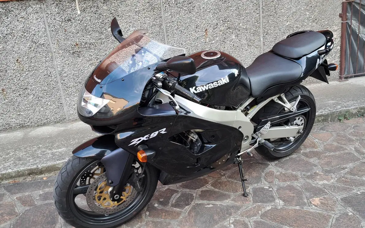 Kawasaki Ninja 900 ZX-9R (1998 - 01) (5)