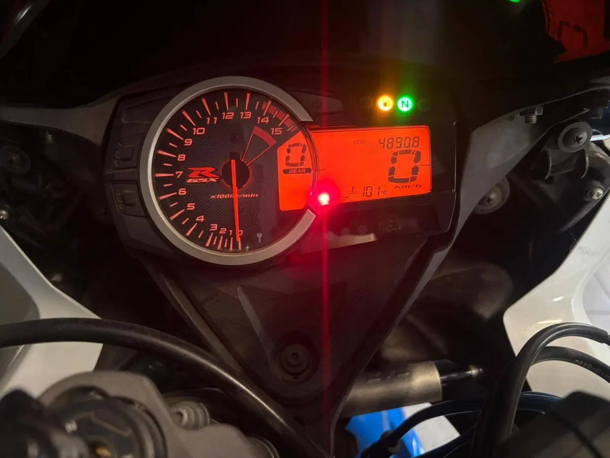 Suzuki GSX-R1000 (2009 - 11) (4)