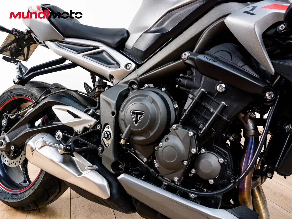 Triumph Street Triple 765 R (2023 - 26) (5)