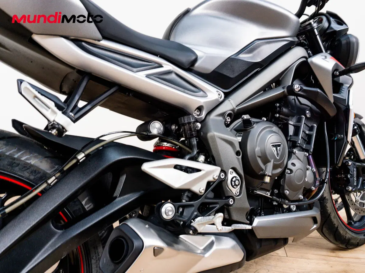 Triumph Street Triple 765 R (2023 - 26) (4)