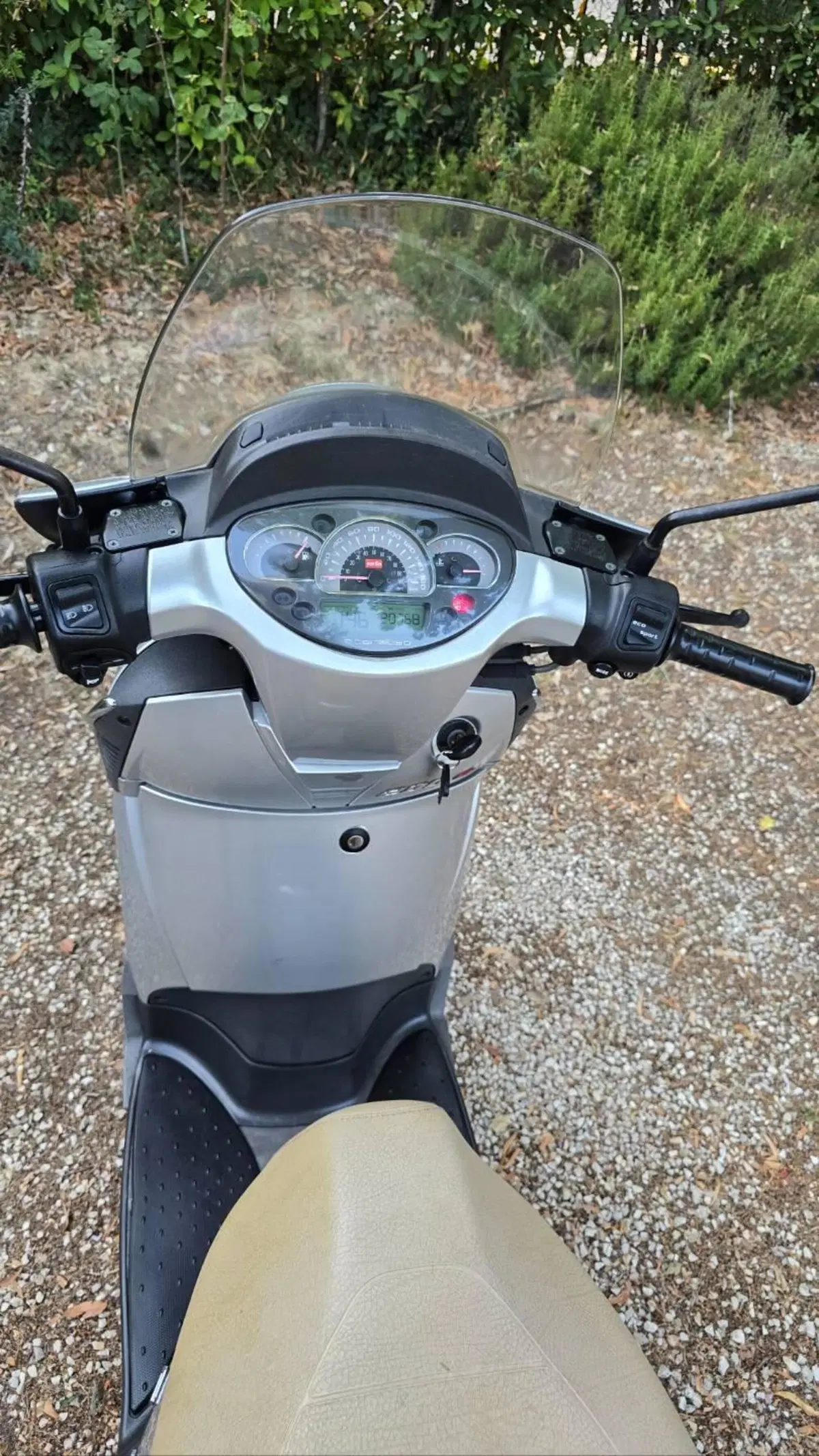 Aprilia Scarabeo 200 i.e. (2009 - 11) (6)