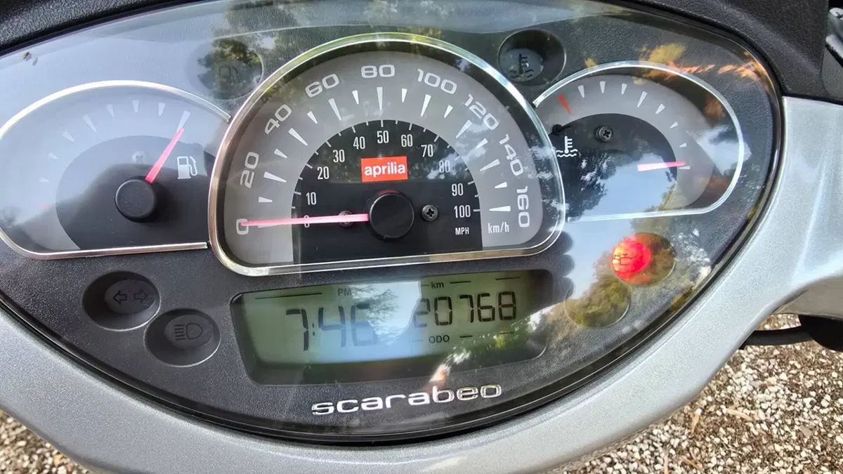 Aprilia Scarabeo 200 i.e. (2009 - 11) (8)